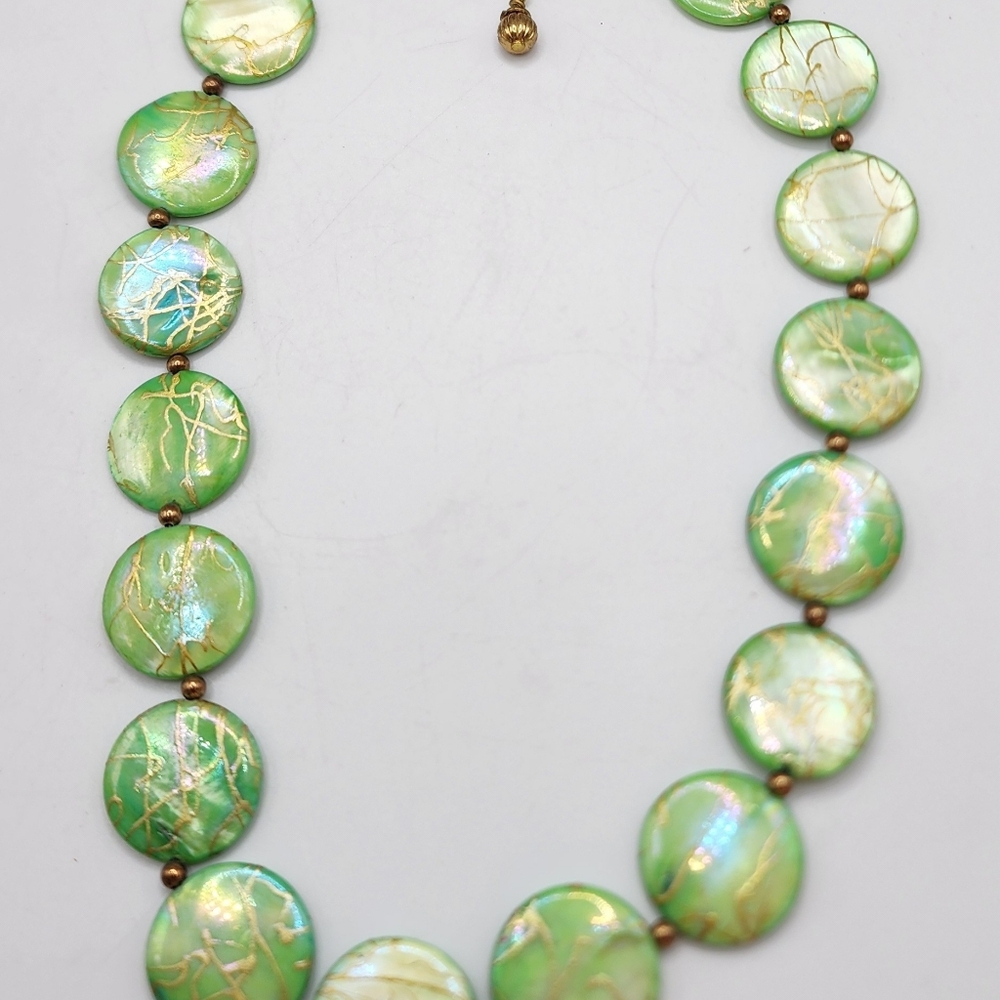 Vintage Mother of pearl necklace Green Circle Disks with Gold tone Beads 16" - Picture 5 of 5